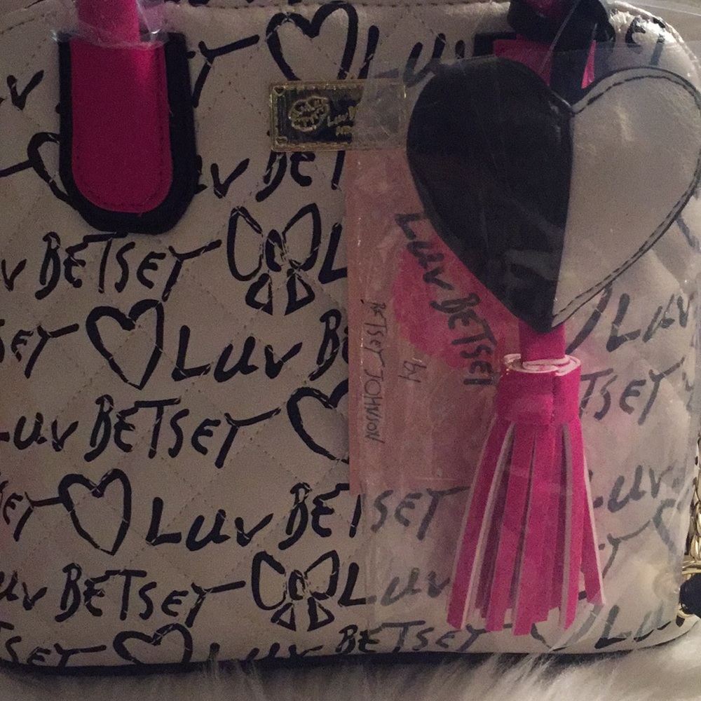 🎉LAST-1👜Luv Betsey Johnson Crossbody bag👜💞 - Picture 2 of 8